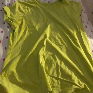 🥜Green work out shirt